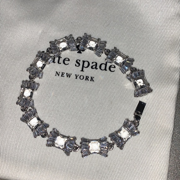 Kate Spade matching earring and bracelet set - Picture 3 of 3